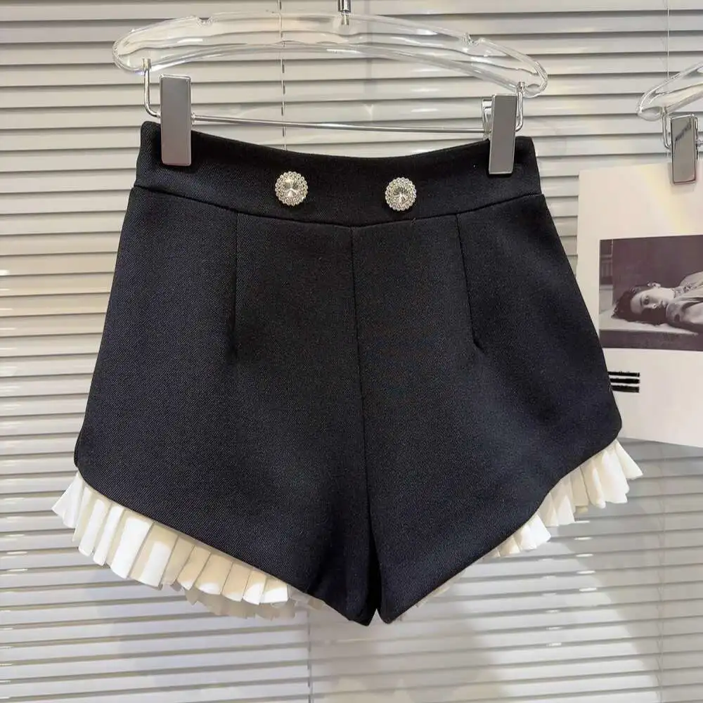 DEAT 2024 Summer New Diamond Metal Buckle Pleated Lace Celebrity Shorts For Women High Waist Hot Pants Female Trendy 11XX9135