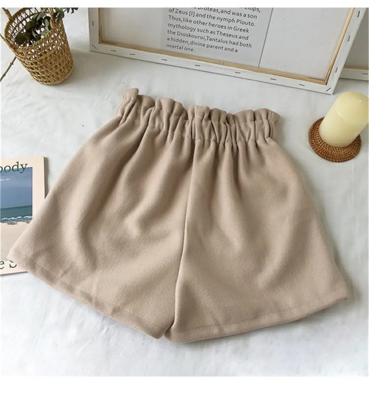 Fashion Autumn Winter Woolen Shorts Women 2025 High Waist New In Retro Elegant Short Pant Korea Loose Solid Trouse Casual Street