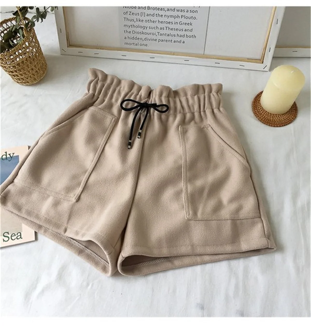 Fashion Autumn Winter Woolen Shorts Women 2025 High Waist New In Retro Elegant Short Pant Korea Loose Solid Trouse Casual Street