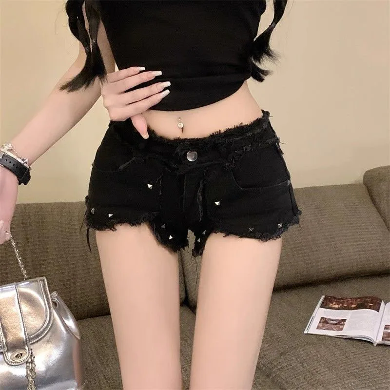 New Women's Irregular Tassels Short Jeans Harajuku Gothic Punk Rivet Decorate Denim Shorts Woman Summer Trend Sexy Black Shorts
