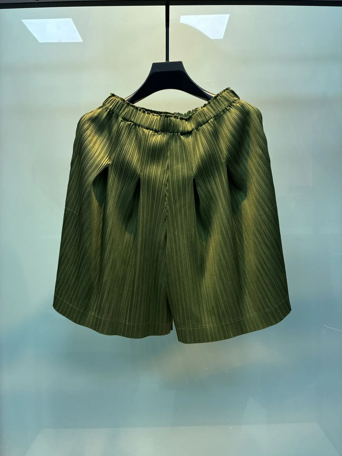 Miyake Pleated Casual Shorts Plisse 2026 Summer New Solid Color Simple Loose High Waist Slimming Base Three-Quarter Pants Women