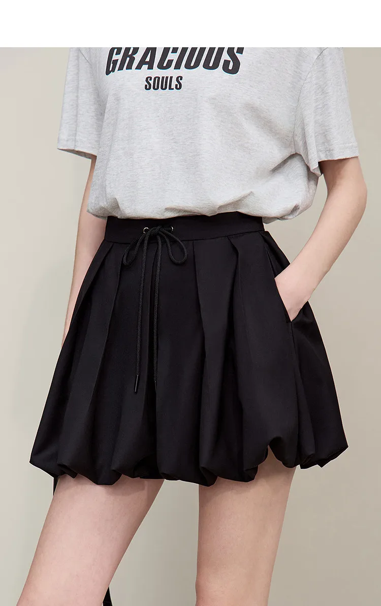 Amii Women's Shorts 2026 Autumn New Pleated Strap Paper Bag Waist Casual Shorts Women's Solid Color Versatile Pants 12641037