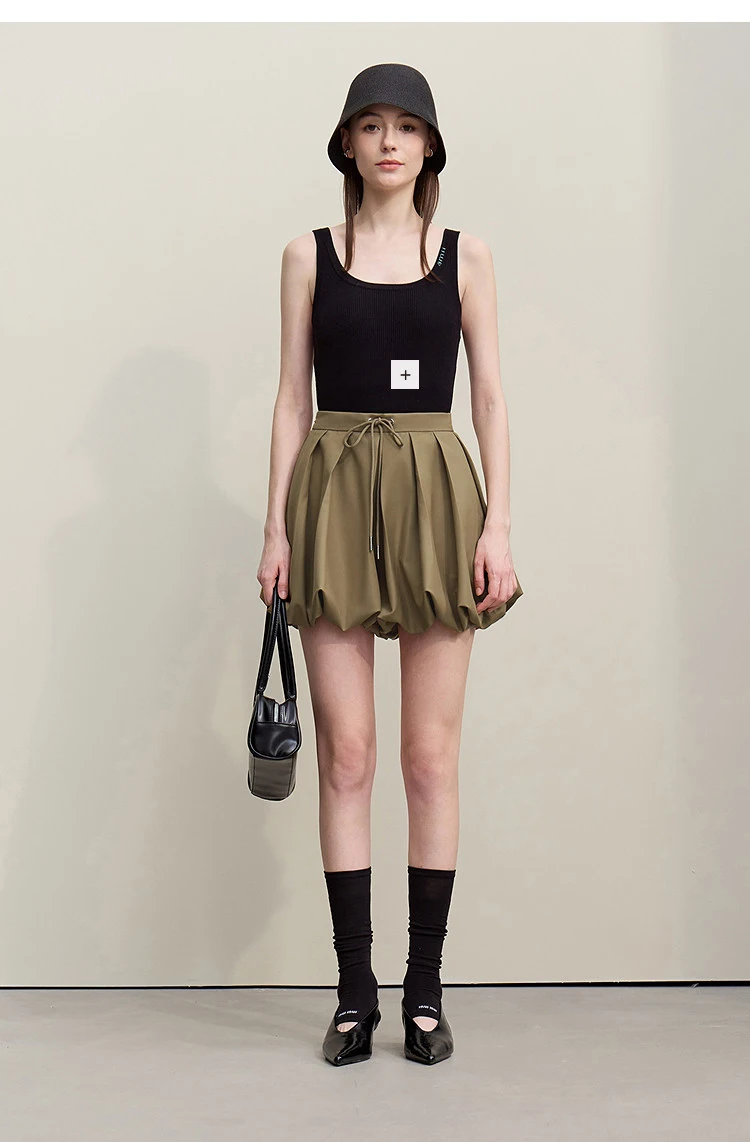 Amii Women's Shorts 2026 Autumn New Pleated Strap Paper Bag Waist Casual Shorts Women's Solid Color Versatile Pants 12641037