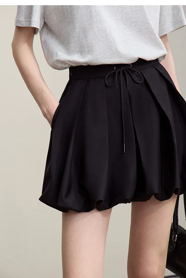 Amii Women's Shorts 2026 Autumn New Pleated Strap Paper Bag Waist Casual Shorts Women's Solid Color Versatile Pants 12641037
