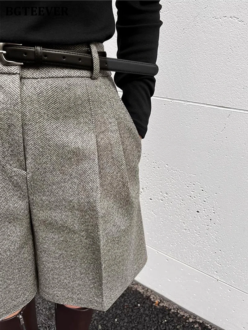 BGTEEVER Casual High Waist Pockets Female Wide Leg Woolen Shorts Autumn Winter Thicke Warm Loose Women Shorts