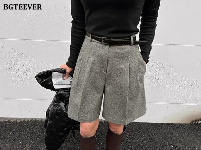 BGTEEVER Casual High Waist Pockets Female Wide Leg Woolen Shorts Autumn Winter Thicke Warm Loose Women Shorts