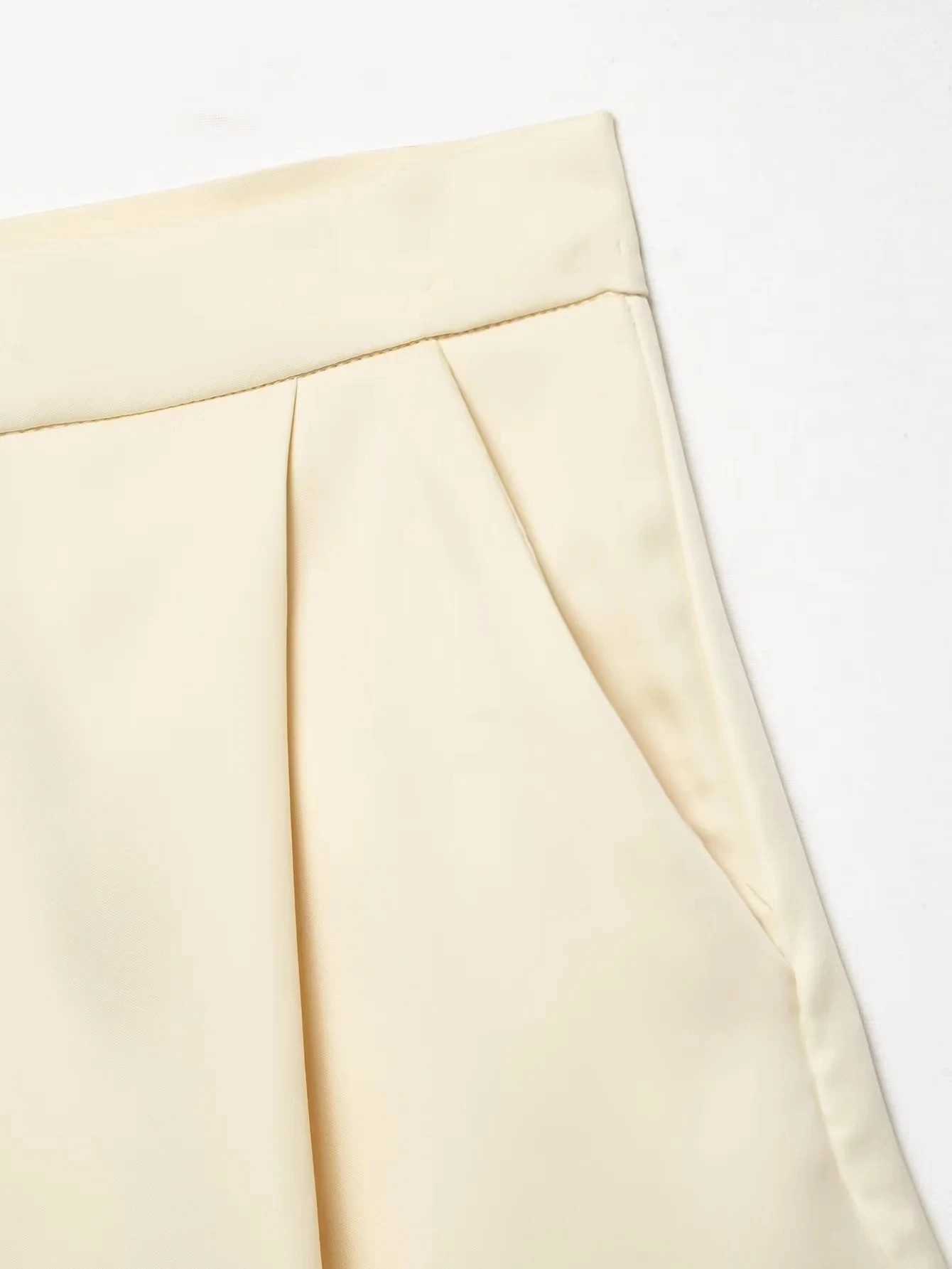 KONDALA Vintage Casual Chic Women Shorts Chic Yellow Lace Pockets Zipper Shorts New Fashion 2026 Spring Summer Holiday Shorts