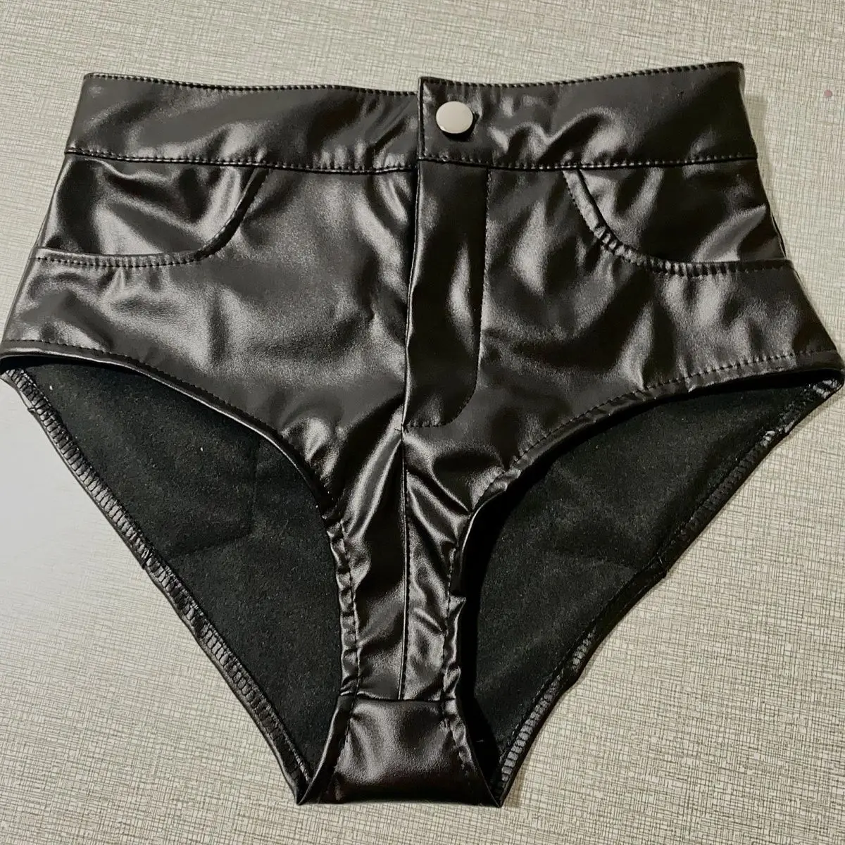 Pu Leather Sexy Nightclub Elastic Slim Shorts for Women