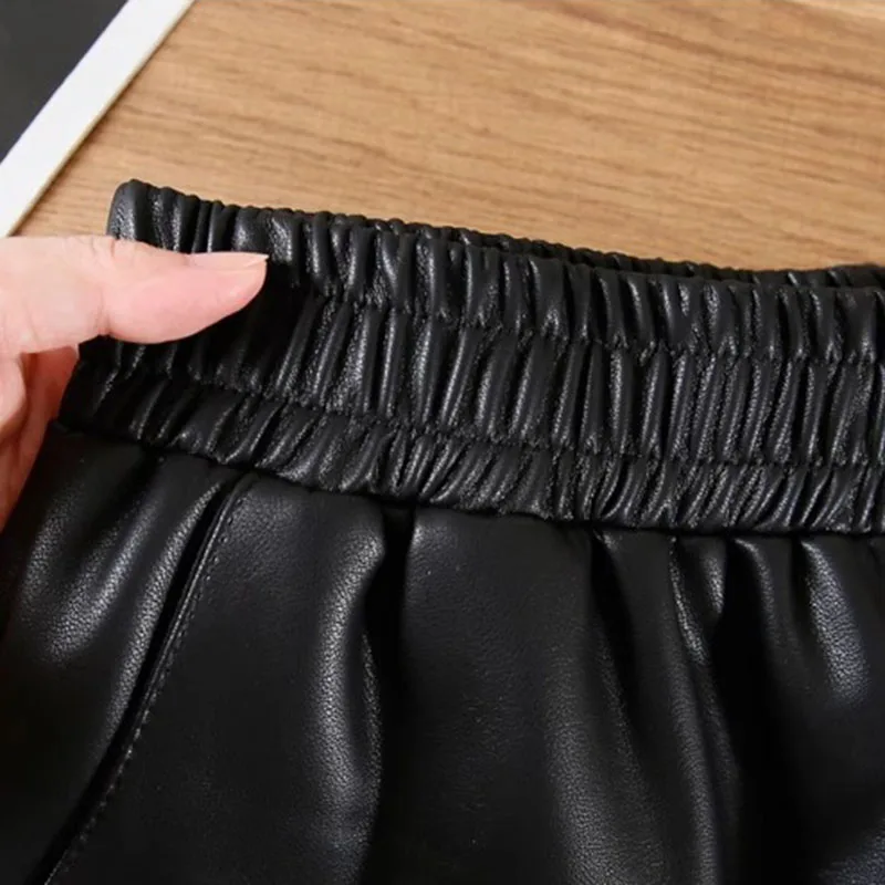 2025 Autumn Winter Women's High-Waisted Slimming PU Leather Black A-Line Pants Loose Wide-Fitting Boots Over-Sized Shorts