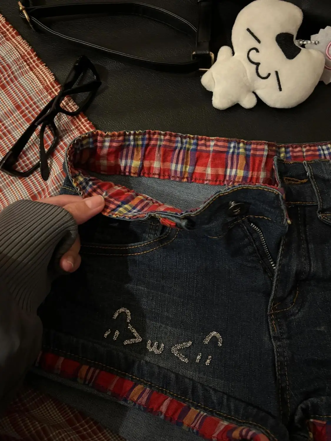 Retro Red Plaid Splicing Denim Shorts Women 2026 Summer Low Waist Slim Hip Wrap Hot Pants Y2k Shorts