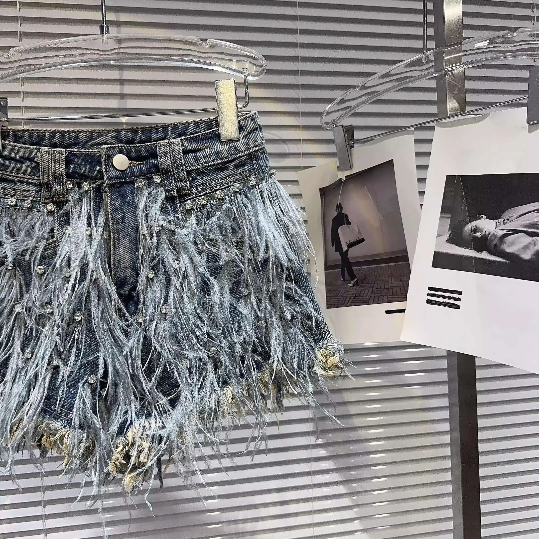 DEAT Streetwear Fashion Diamond Beads Feather Tassels Denim Shorts For Women High Waist Short Pants 2024 Female Autumn 11XX5620
