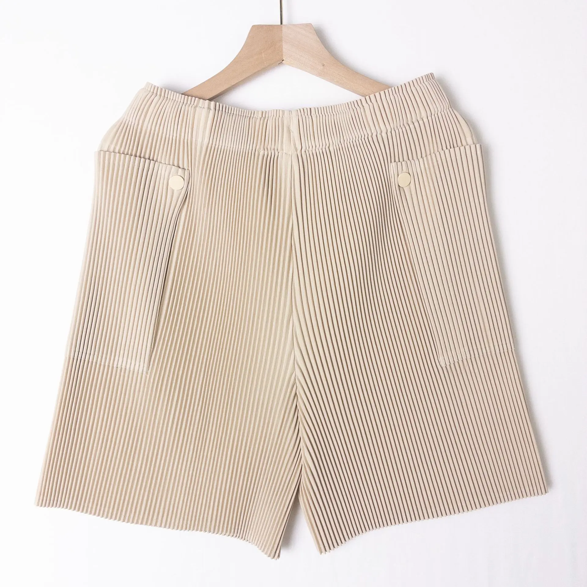 Miyake Pleated Shorts Women 2026 Summer New Cool Pleats Pants Loose Draped Nine-Point Flared Pants Large Hem Irregular Versatile