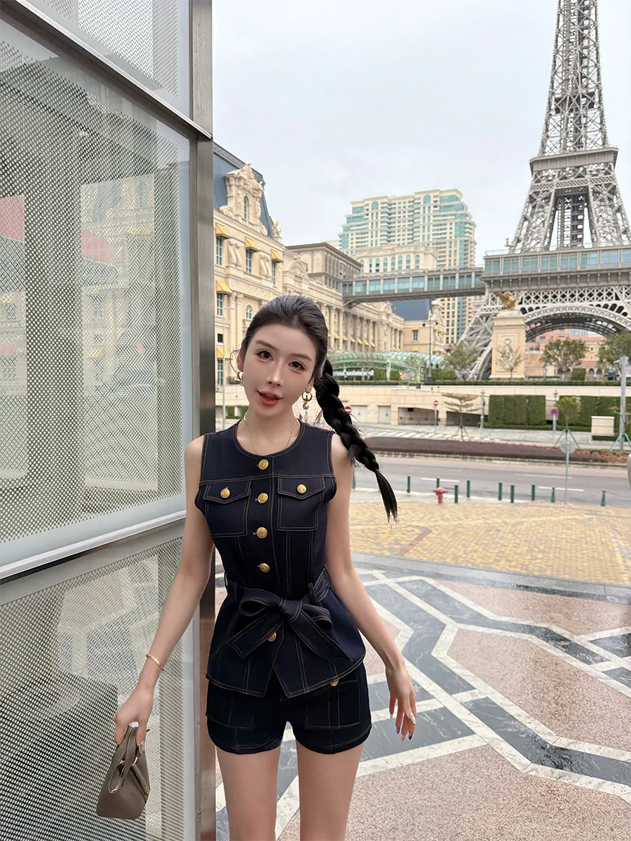 Japanese Spring And Summer Dark Blue High-Waist Button Pocket Line Denim Shorts For Women 2026 American New Fashion Slim Shorts