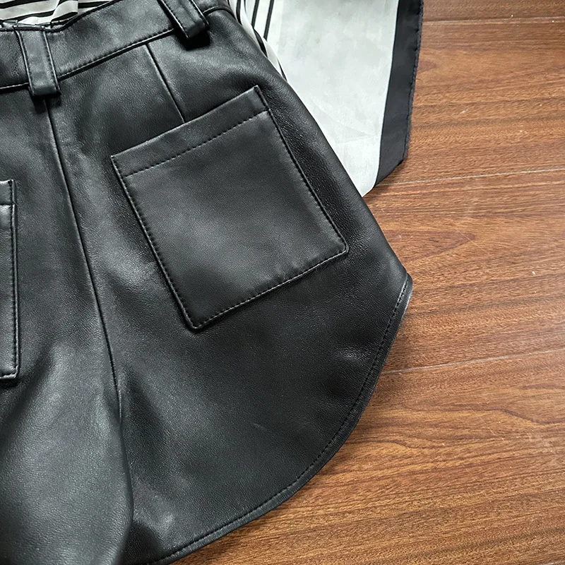 Super Short Sheepskin Shorts for Women Fashion High Street High-Waisted Zipper Design Skinny Package Hip Real Leather Shorts