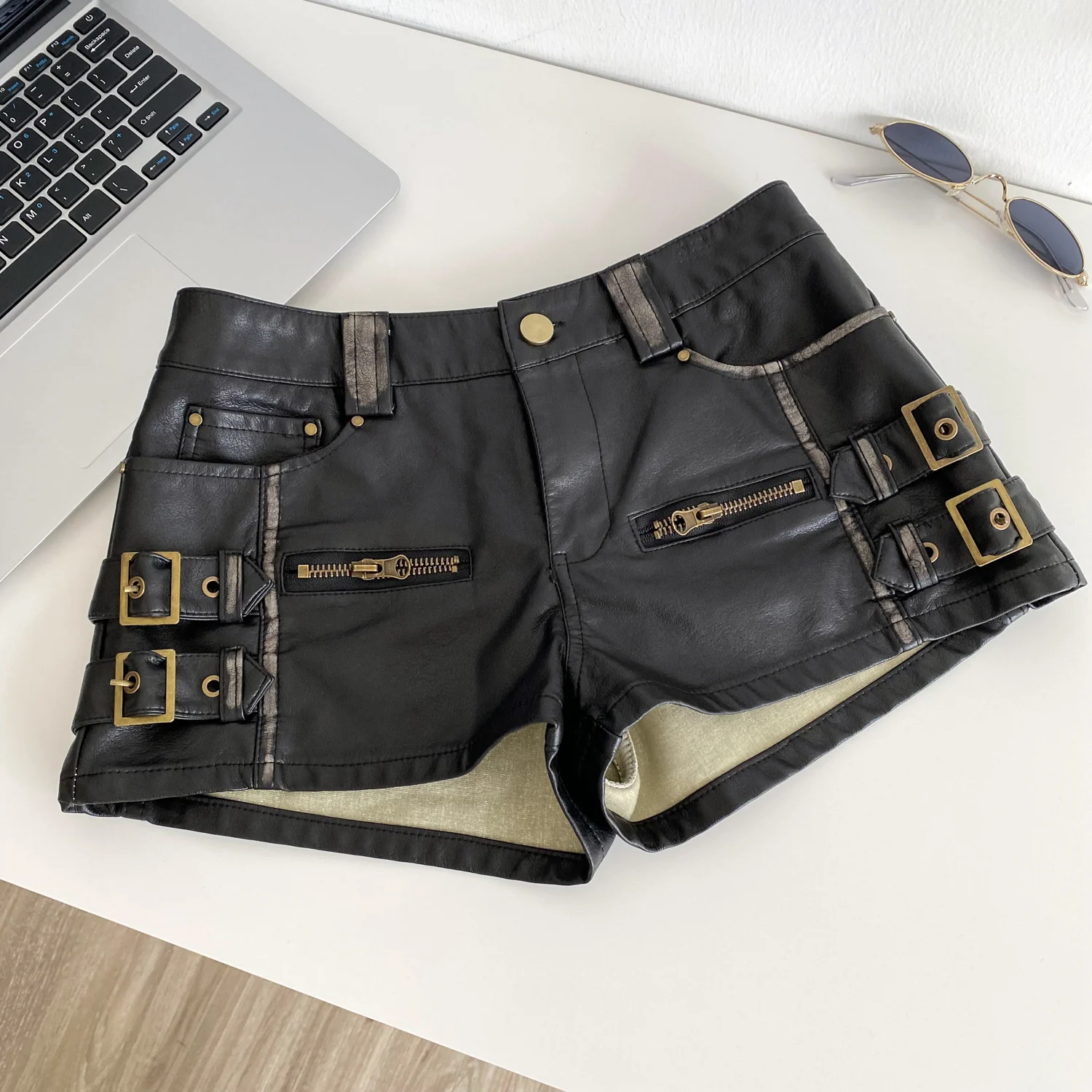 SINGREINY Hot Girl PU Leathers Shorts High Waist Buckle Zipper Design Super Shorts 2025 Autumn Ladies Vintage Streetwear Shorts