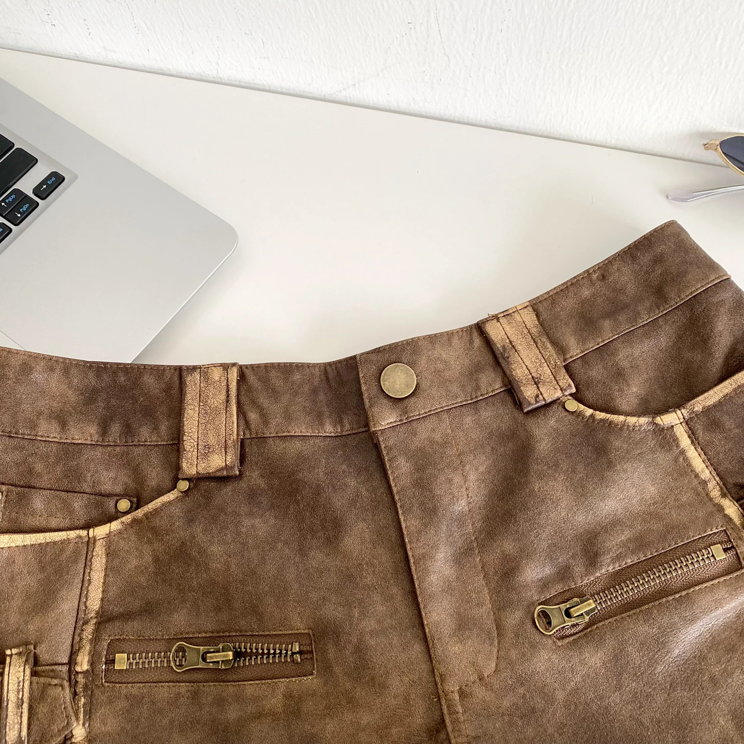 SINGREINY Hot Girl PU Leathers Shorts High Waist Buckle Zipper Design Super Shorts 2025 Autumn Ladies Vintage Streetwear Shorts