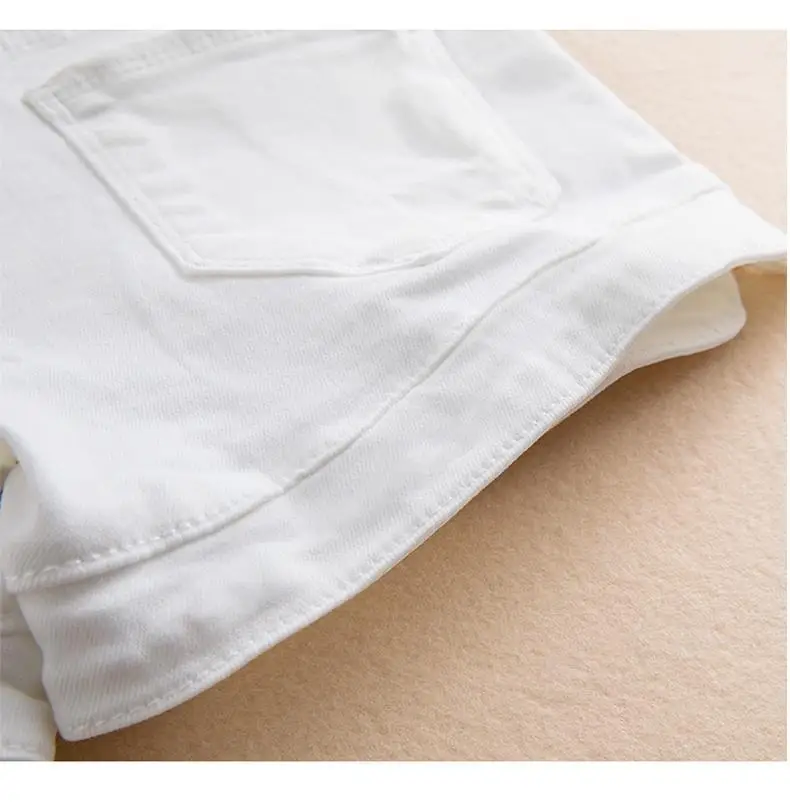 White Denim Shorts Women Low waisted 2026 New Korean version Slim Elastic Skinny Buttocks Wrapped Sexy Short Hot pants Female