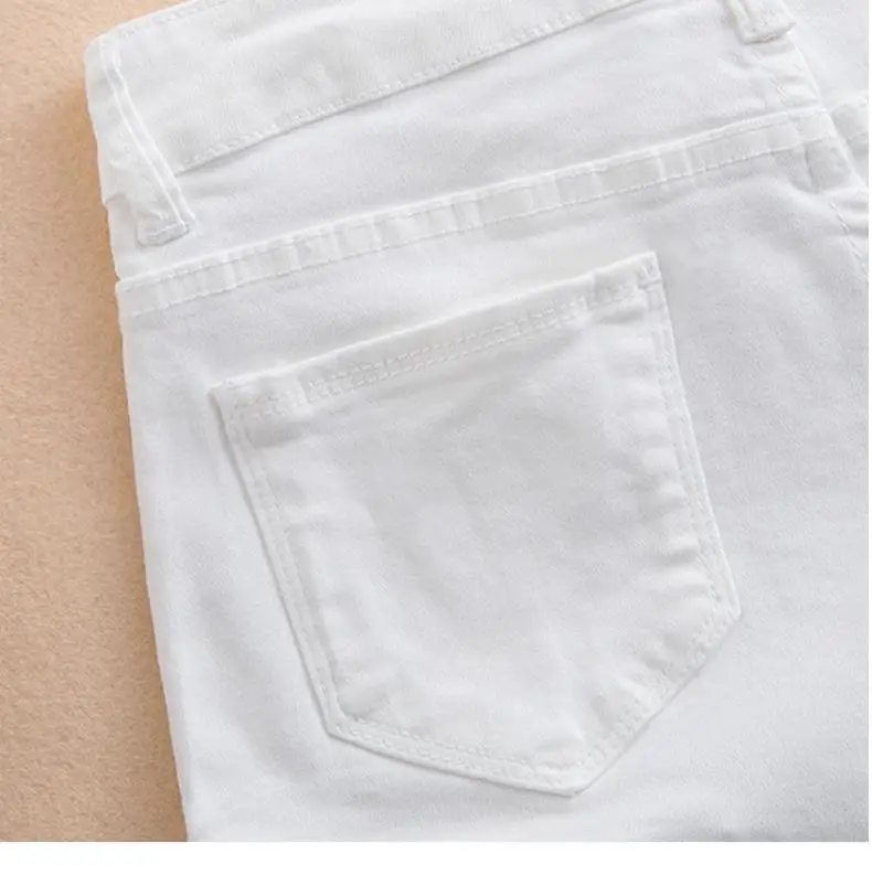 White Denim Shorts Women Low waisted 2026 New Korean version Slim Elastic Skinny Buttocks Wrapped Sexy Short Hot pants Female