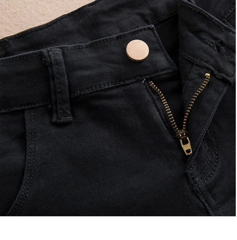 White Denim Shorts Women Low waisted 2026 New Korean version Slim Elastic Skinny Buttocks Wrapped Sexy Short Hot pants Female