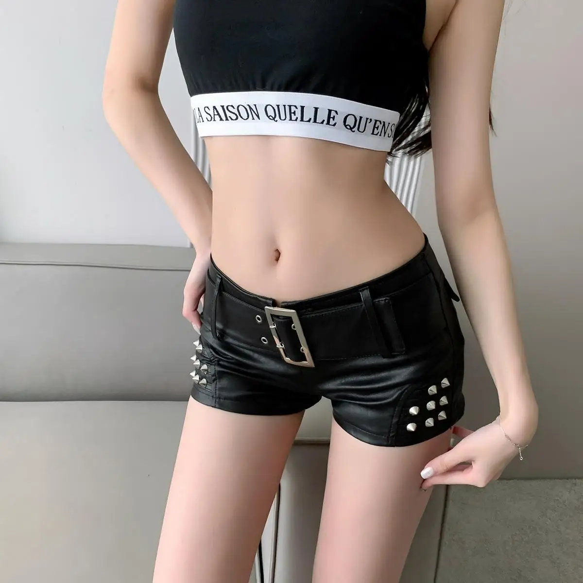 2026 New Hot Girl Y2k Shorts Nightclub Sexy Rivet Low Waist Hip PU Leather Super Shorts Women