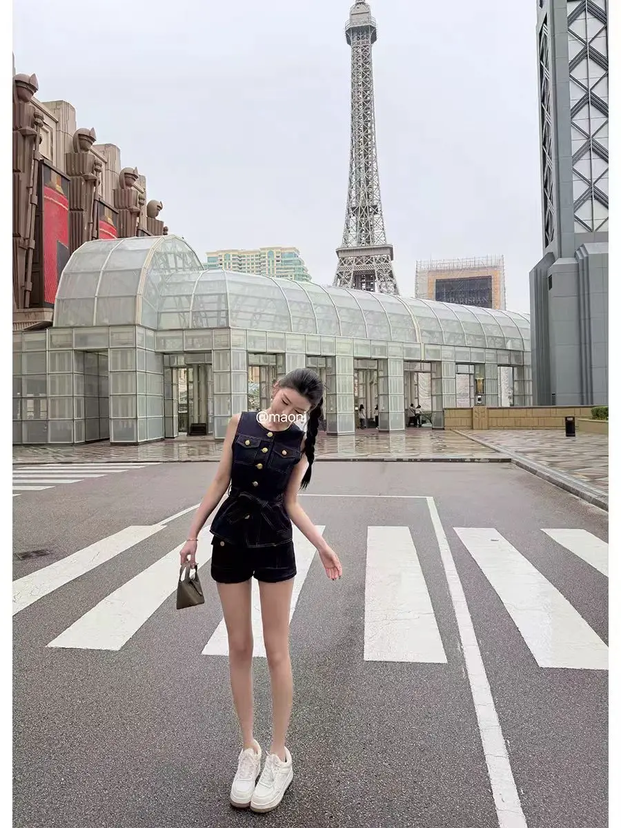 Japanese Spring And Summer Dark Blue High-Waist Button Pocket Line Denim Shorts For Women 2026 American New Fashion Slim Shorts
