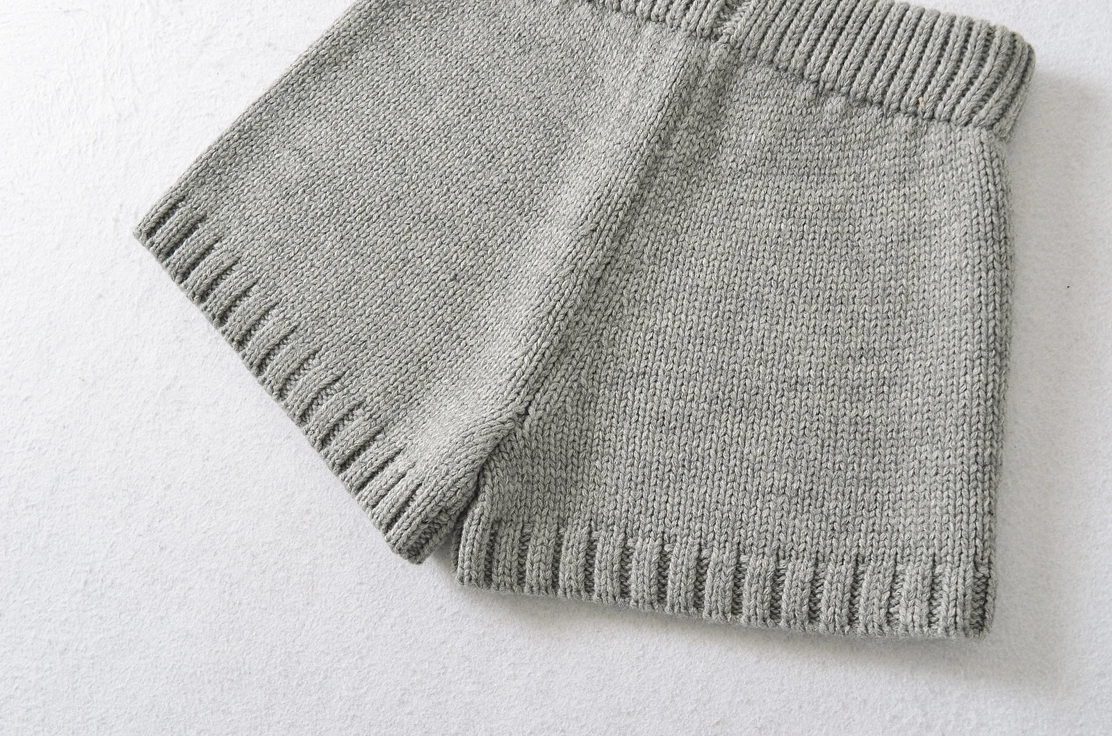 Spring Women Straight Knitting Shorts Girl's Elastic Middle Waist Short Pants Dark Gray Light Gray