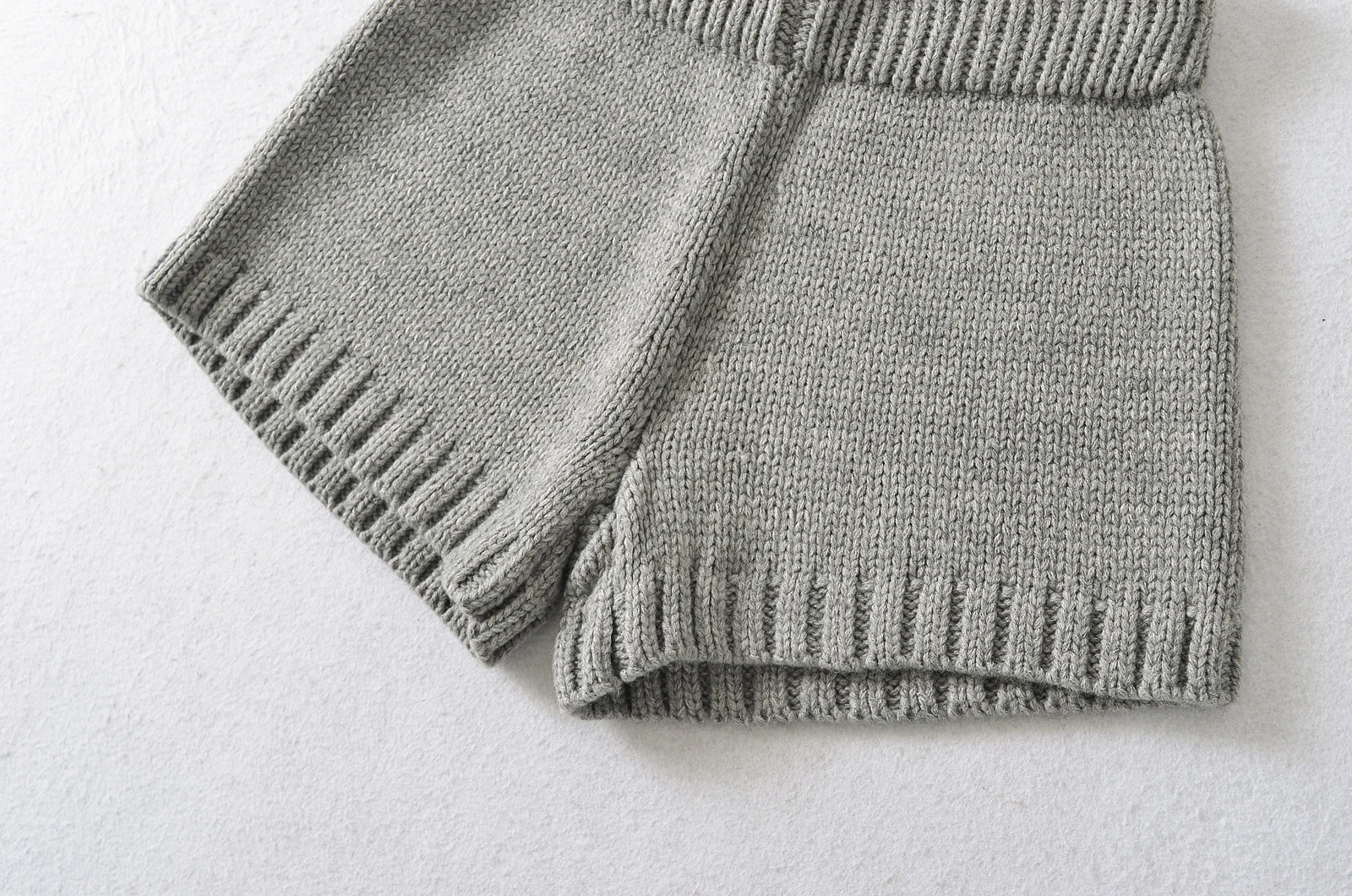 Spring Women Straight Knitting Shorts Girl's Elastic Middle Waist Short Pants Dark Gray Light Gray