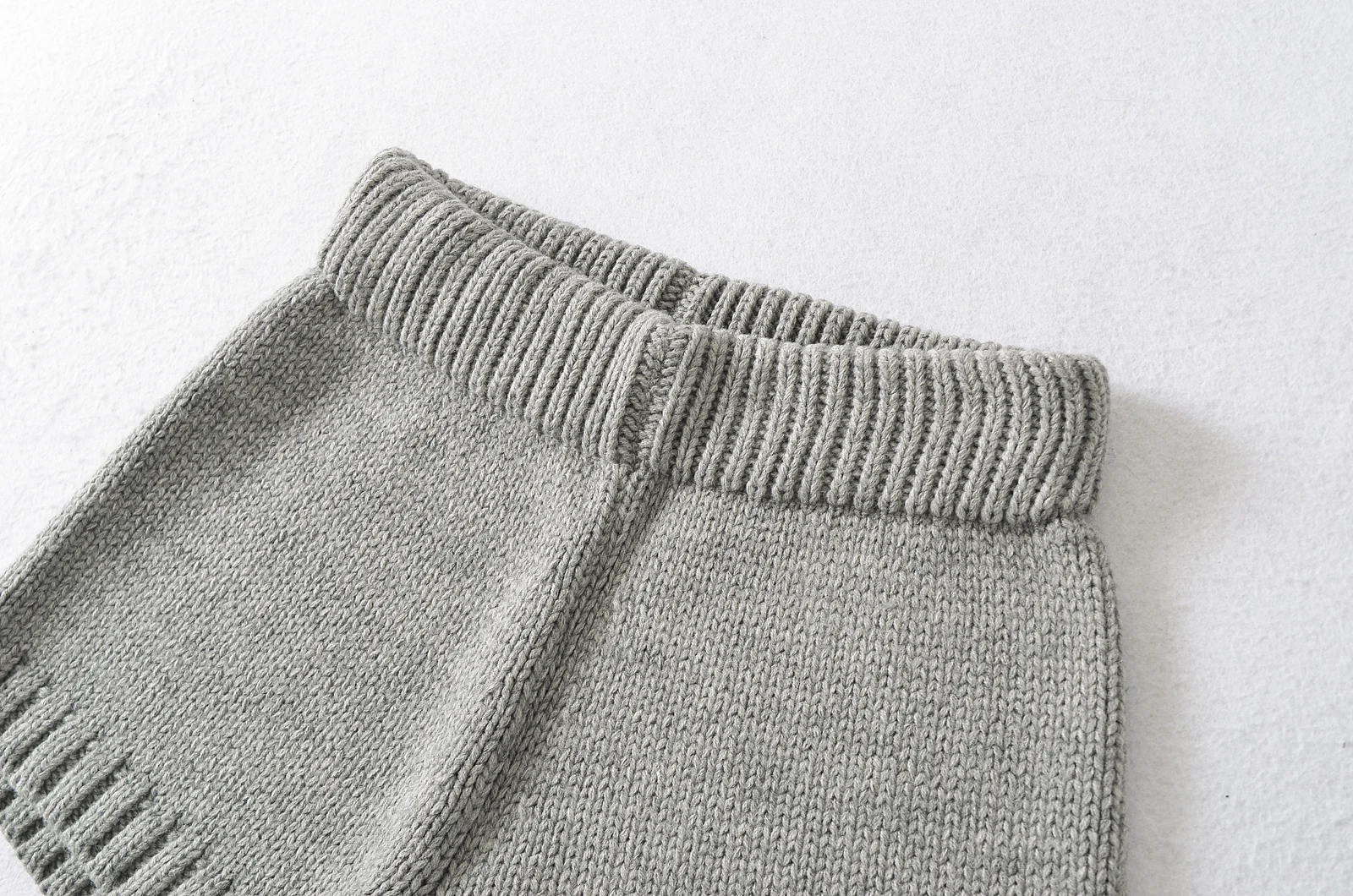 Spring Women Straight Knitting Shorts Girl's Elastic Middle Waist Short Pants Dark Gray Light Gray