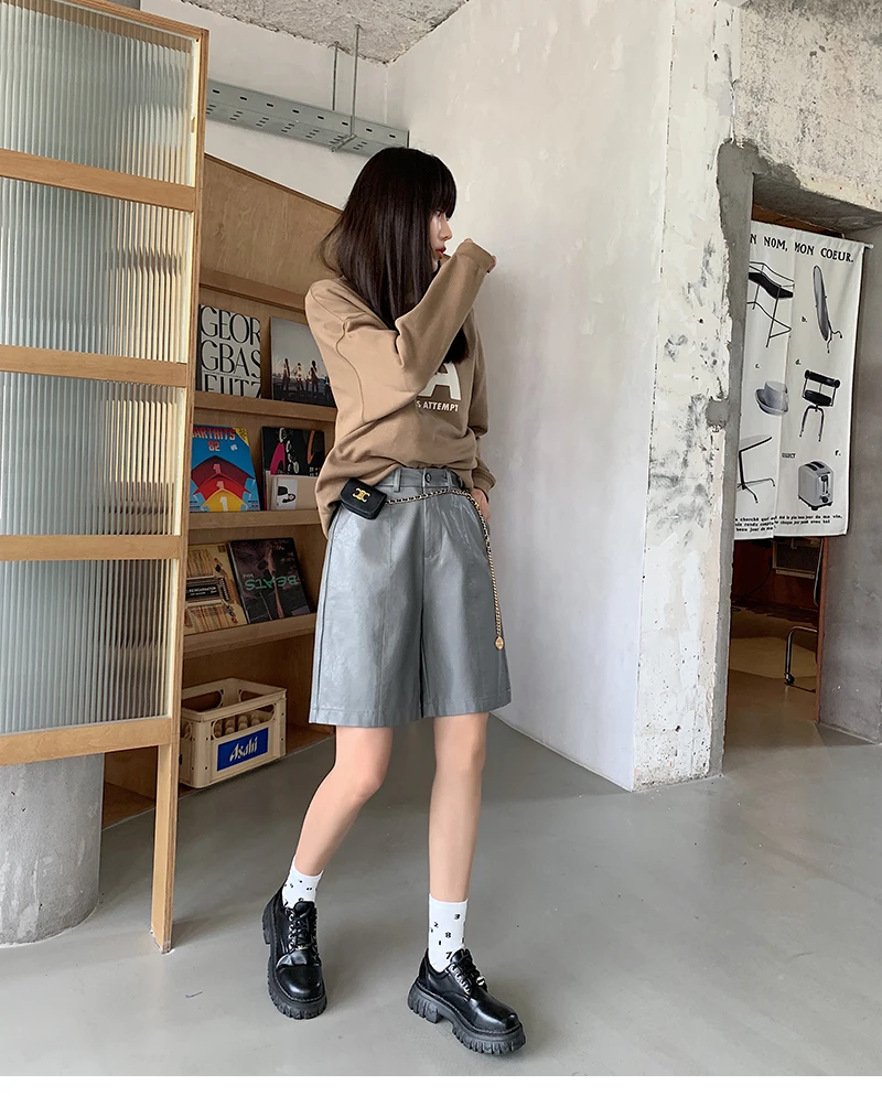 Fashion Elastic Waist PU Bermuda Shorts Women Black Pants Loose Casual Faux Leather Shorts Y2K Harajuku Wide Leg Half Shorts