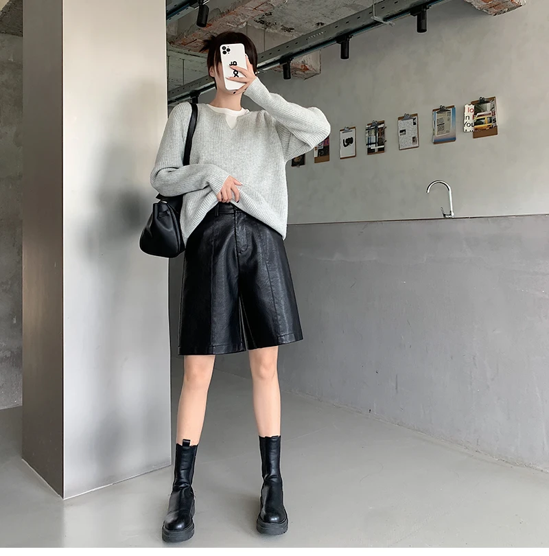 Fashion Elastic Waist PU Bermuda Shorts Women Black Pants Loose Casual Faux Leather Shorts Y2K Harajuku Wide Leg Half Shorts