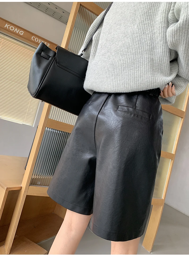 Fashion Elastic Waist PU Bermuda Shorts Women Black Pants Loose Casual Faux Leather Shorts Y2K Harajuku Wide Leg Half Shorts