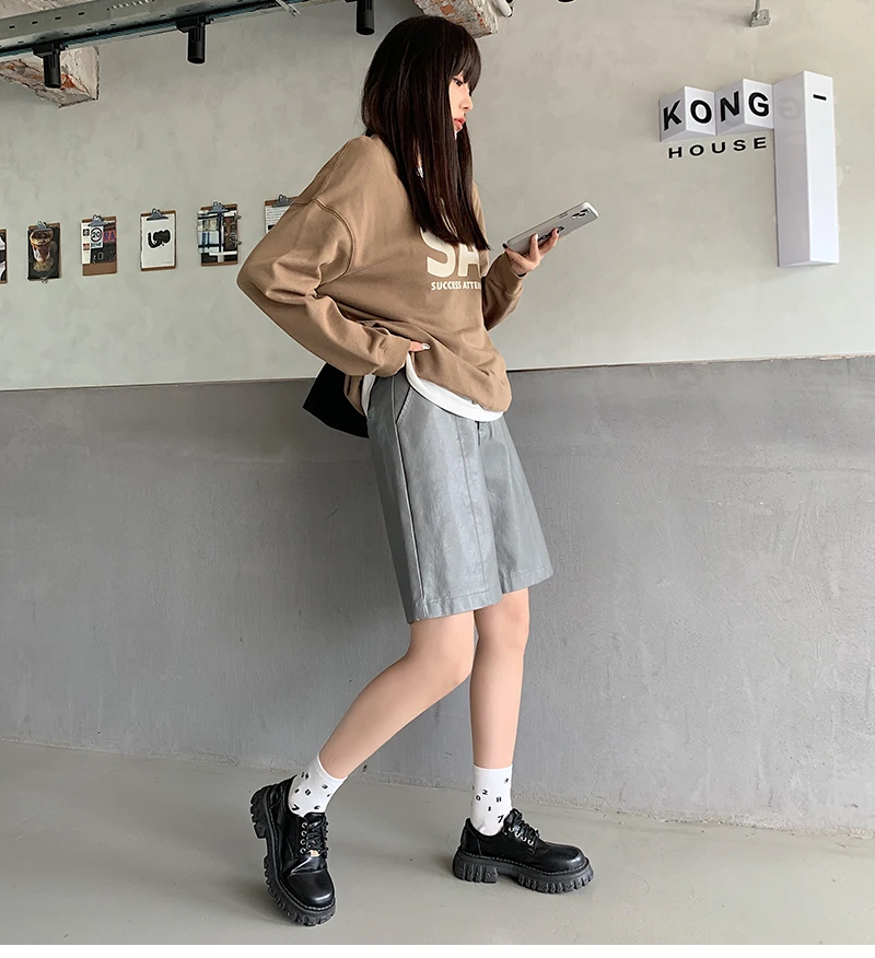 Fashion Elastic Waist PU Bermuda Shorts Women Black Pants Loose Casual Faux Leather Shorts Y2K Harajuku Wide Leg Half Shorts