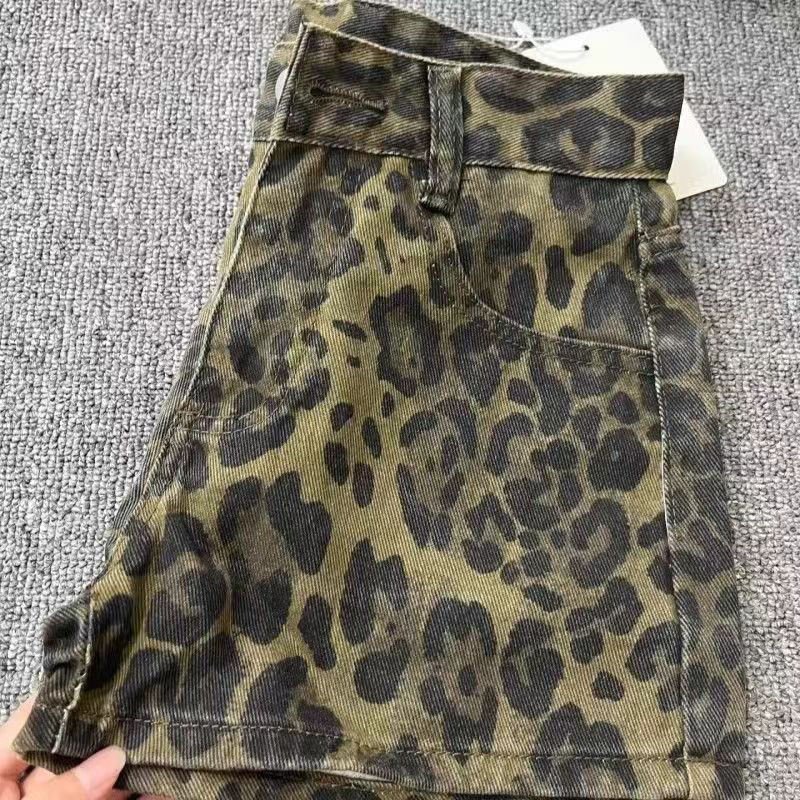 Summer New Leopard Print Denim Shorts Women Vintage Y2K Low Waist Streetwear Shorts Female Retro Pocket Button-Up Short Jeans