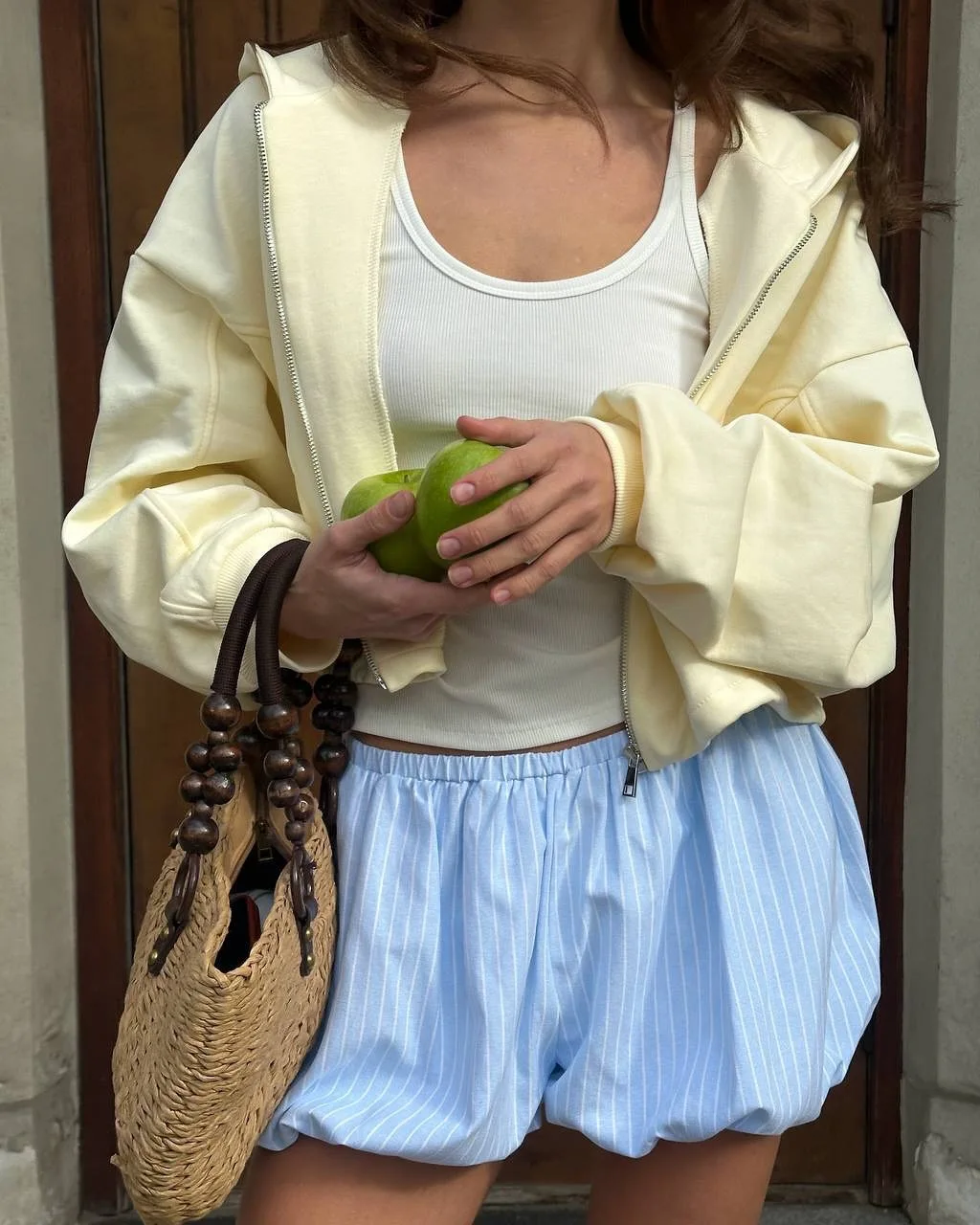 iyundo Luxury Elegant Woman Shorts Women's 2026 Spring Summer Striped Balloon Shorts Casual Wide Leg Paperbag Waist Office Pants