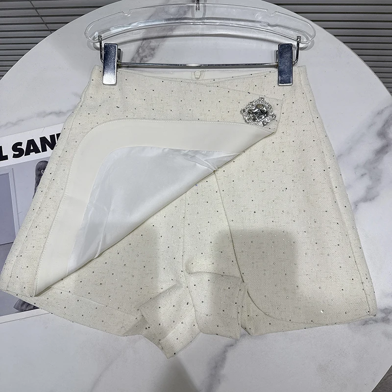 DEAT 2026 Autumn New Fashion Rhinestone Diagonal Hem Shorts Skirts For Women Elegant Versatile A-line Short Pant Female 11A05878