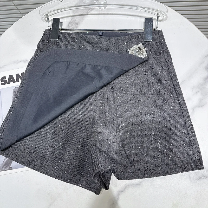 DEAT 2026 Autumn New Fashion Rhinestone Diagonal Hem Shorts Skirts For Women Elegant Versatile A-line Short Pant Female 11A05878