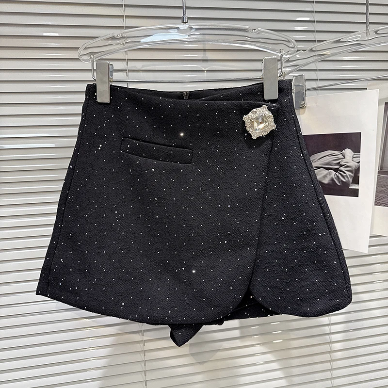 DEAT 2026 Autumn New Fashion Rhinestone Diagonal Hem Shorts Skirts For Women Elegant Versatile A-line Short Pant Female 11A05878