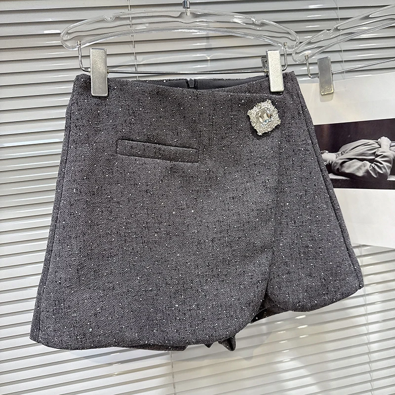 DEAT 2026 Autumn New Fashion Rhinestone Diagonal Hem Shorts Skirts For Women Elegant Versatile A-line Short Pant Female 11A05878
