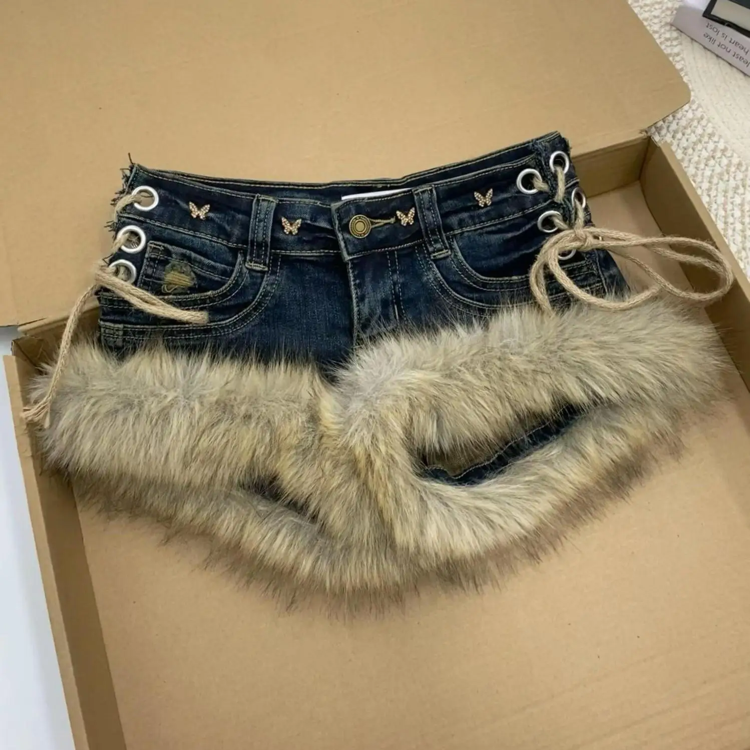 2026 New Design Sense Fluffy Splicing Jeans Shorts High Street Spice Girl Y2k Low Waist Plush Denim Shorts Hot Pants