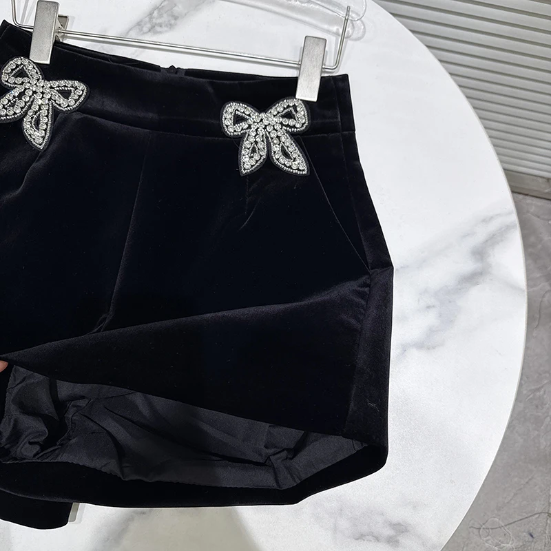 DEAT 2025 Winter New Fashion Rhinestone Bow Decoration Velvet Shorts For Women Black Versatile Boot Short Pants Female 11A07701