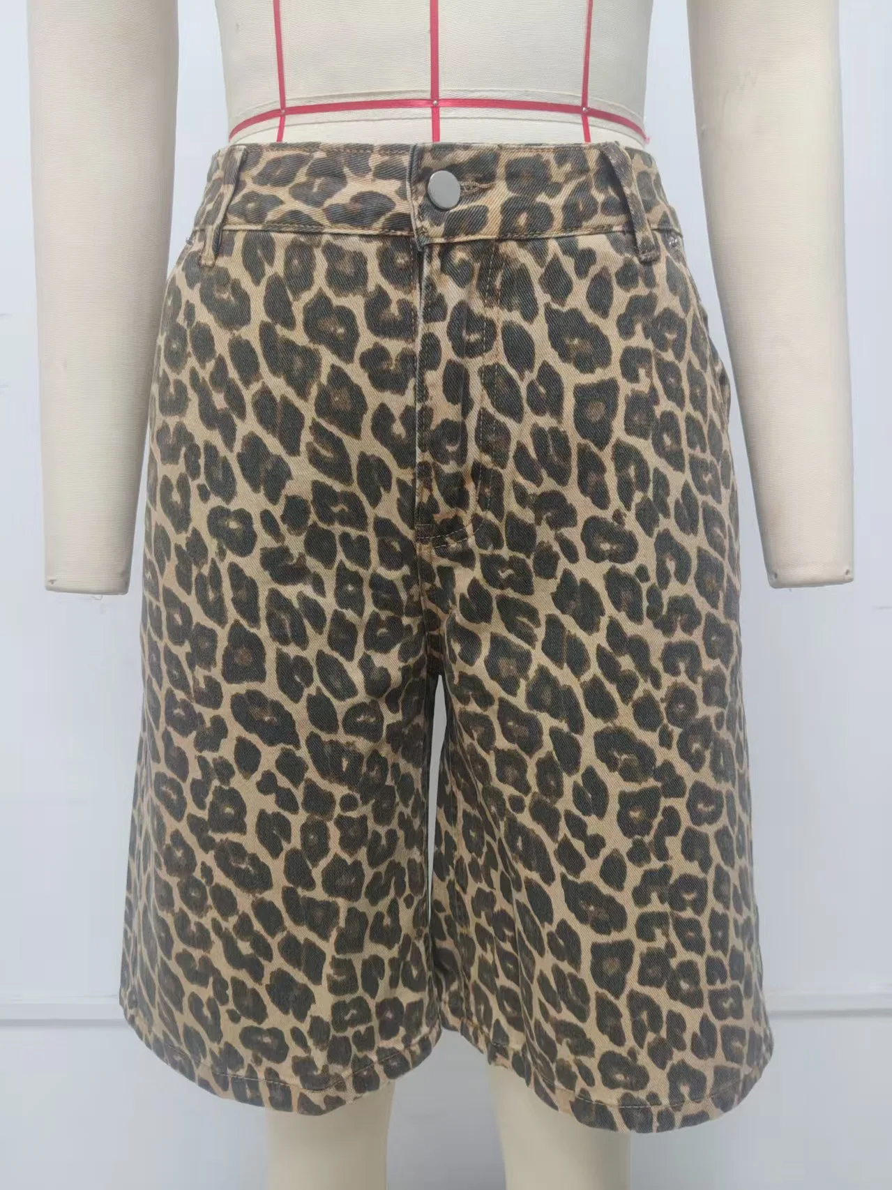Summer New Leopard Print Denim Shorts for Women American Retro High Waist Knee-Length Shorts Fashionable Casual Jean Shorts