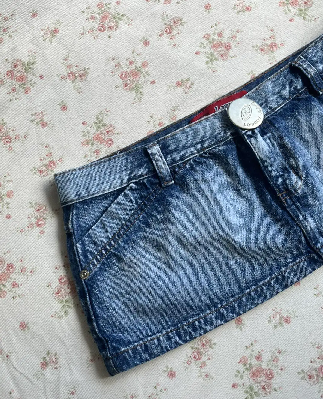 Women Y2K Vintage Blue Washed Denim Mini Skirt Low Rise Metal Button Detail Slim Fit Casual Streetwear Jean Skirt Summer Outfits