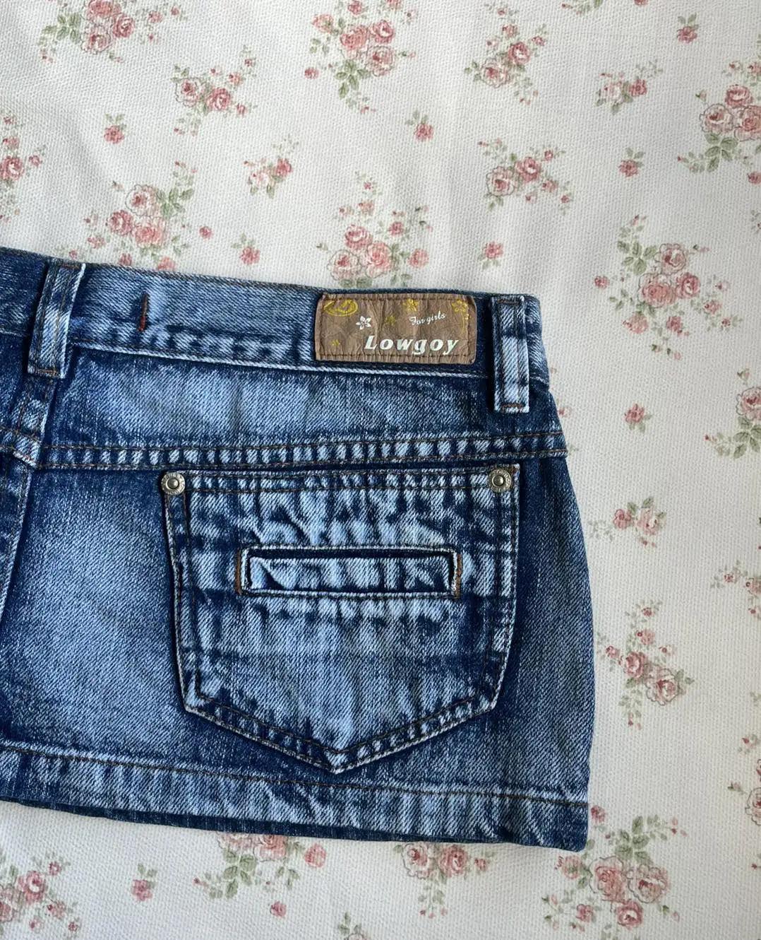 Women Y2K Vintage Blue Washed Denim Mini Skirt Low Rise Metal Button Detail Slim Fit Casual Streetwear Jean Skirt Summer Outfits
