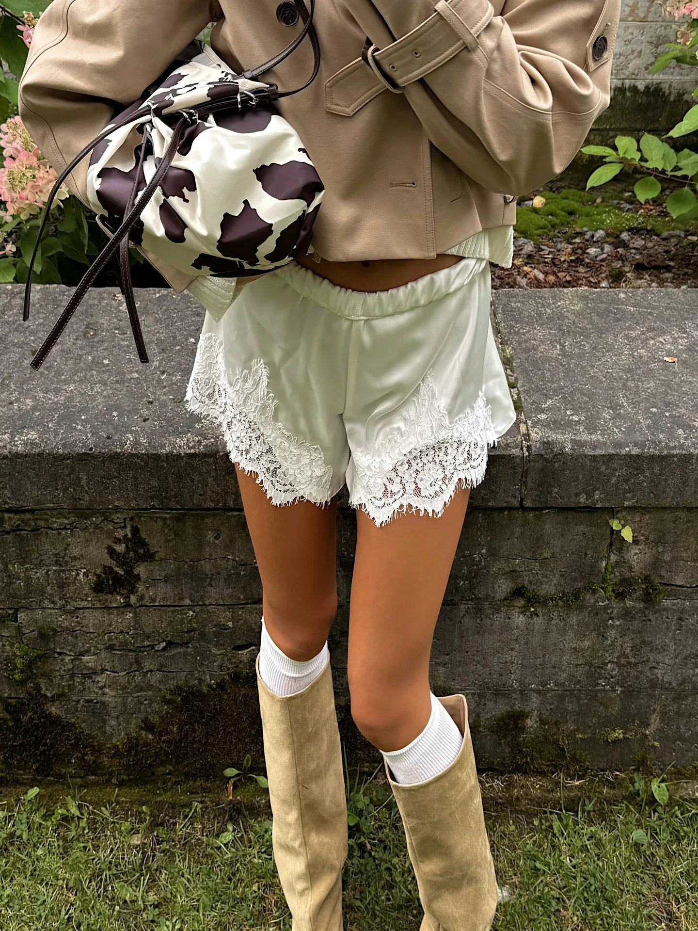 Sexy Lace Shorts Women's Clothing Fashion Solid Holiday High Street Beach Party Pants For Female Summer Casual Clothes New 2026