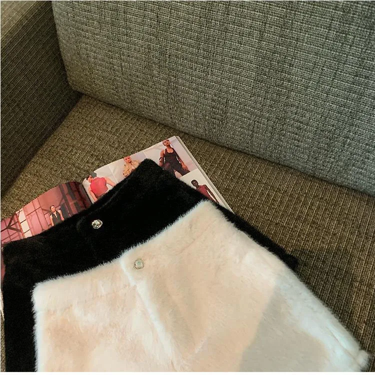 Autumn Winter White Faux Mink Velvet Shorts Women Thicken Warm Plush Boot Pants High Waist Casual Wide Leg Short Pants Female