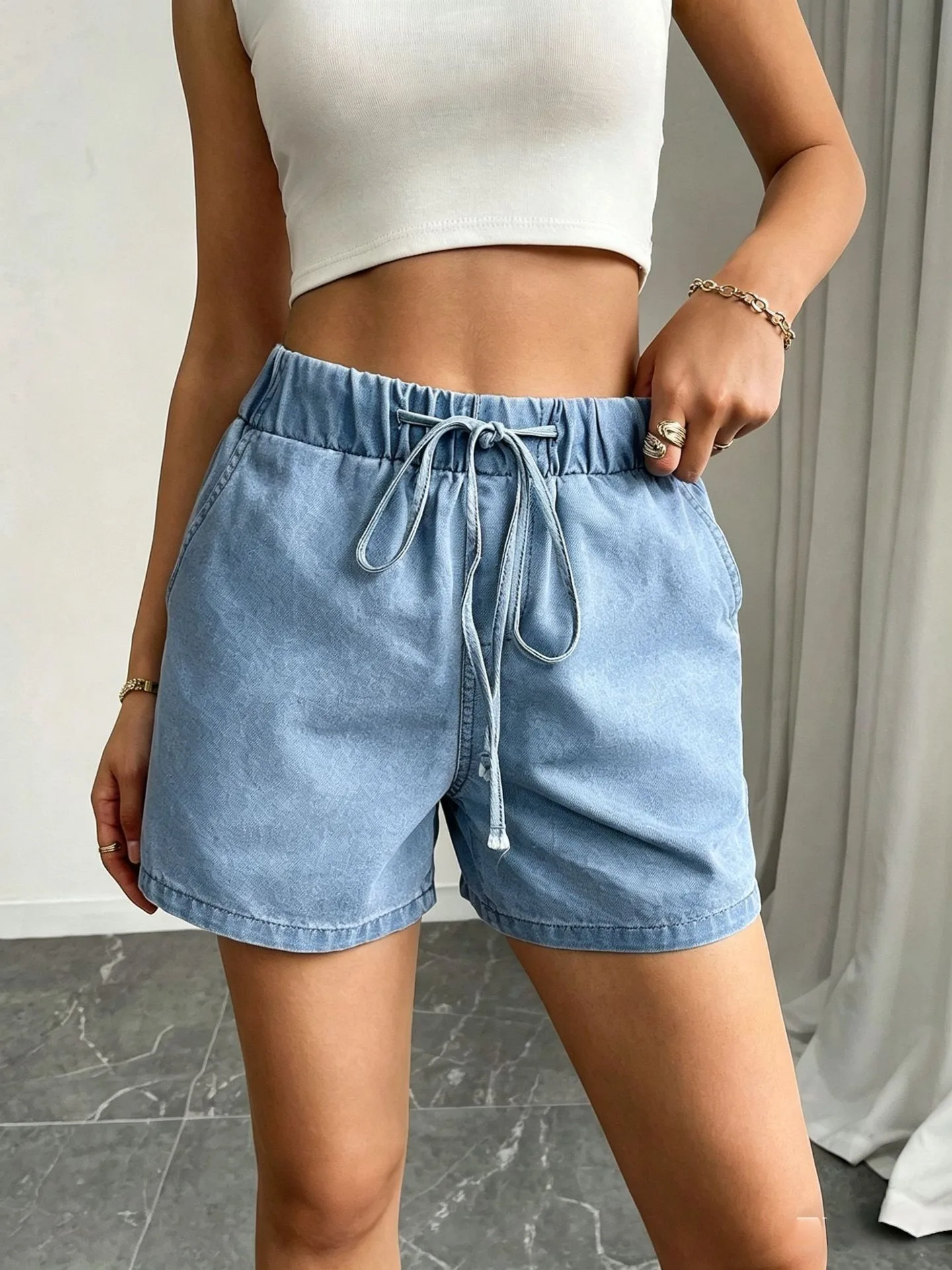 Women's Mid Waist Three Quarter Length Casual No Iron Medium Weight Summer Outdoor Walking Shorts High Waisted Loose Fit