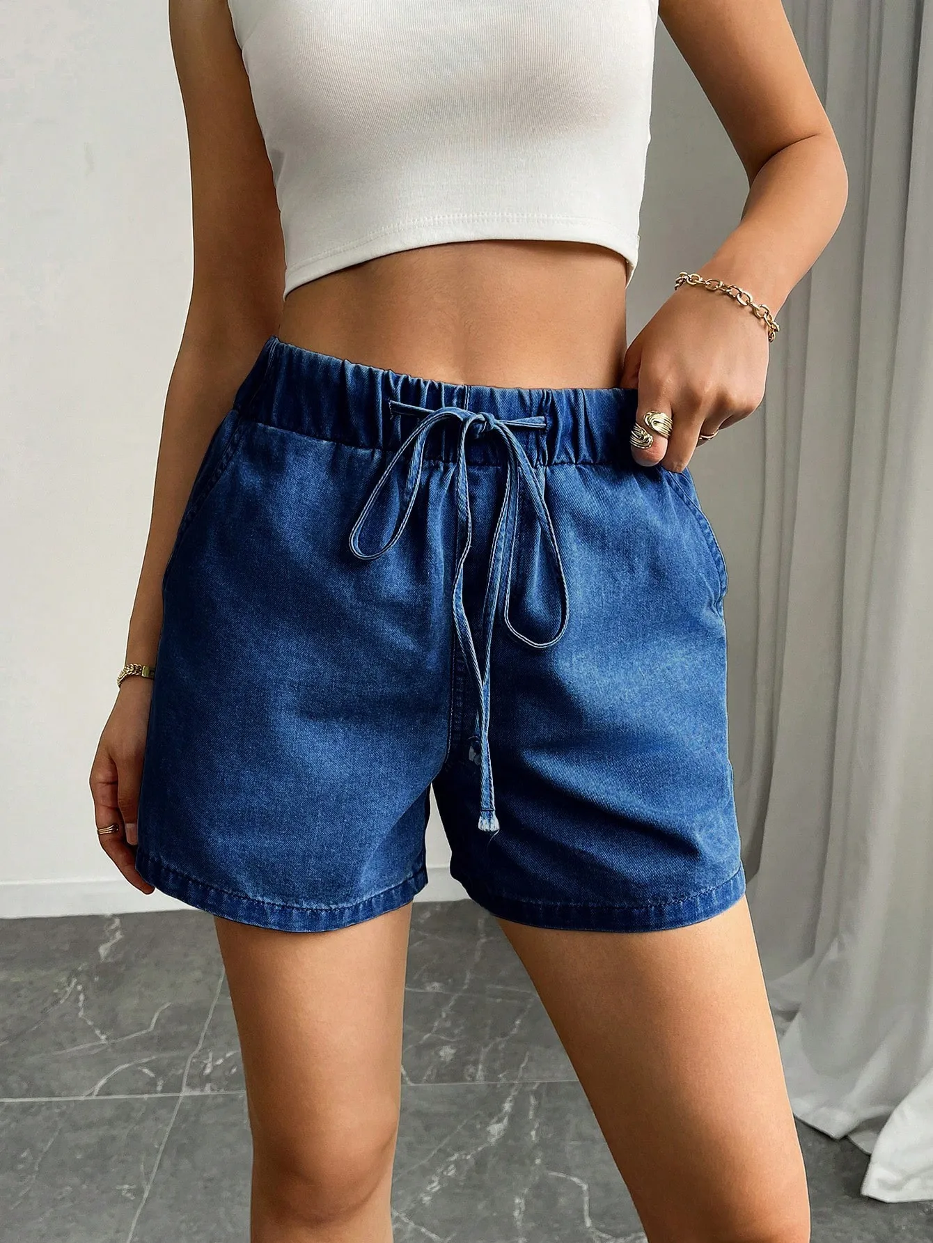 Women's Mid Waist Three Quarter Length Casual No Iron Medium Weight Summer Outdoor Walking Shorts High Waisted Loose Fit
