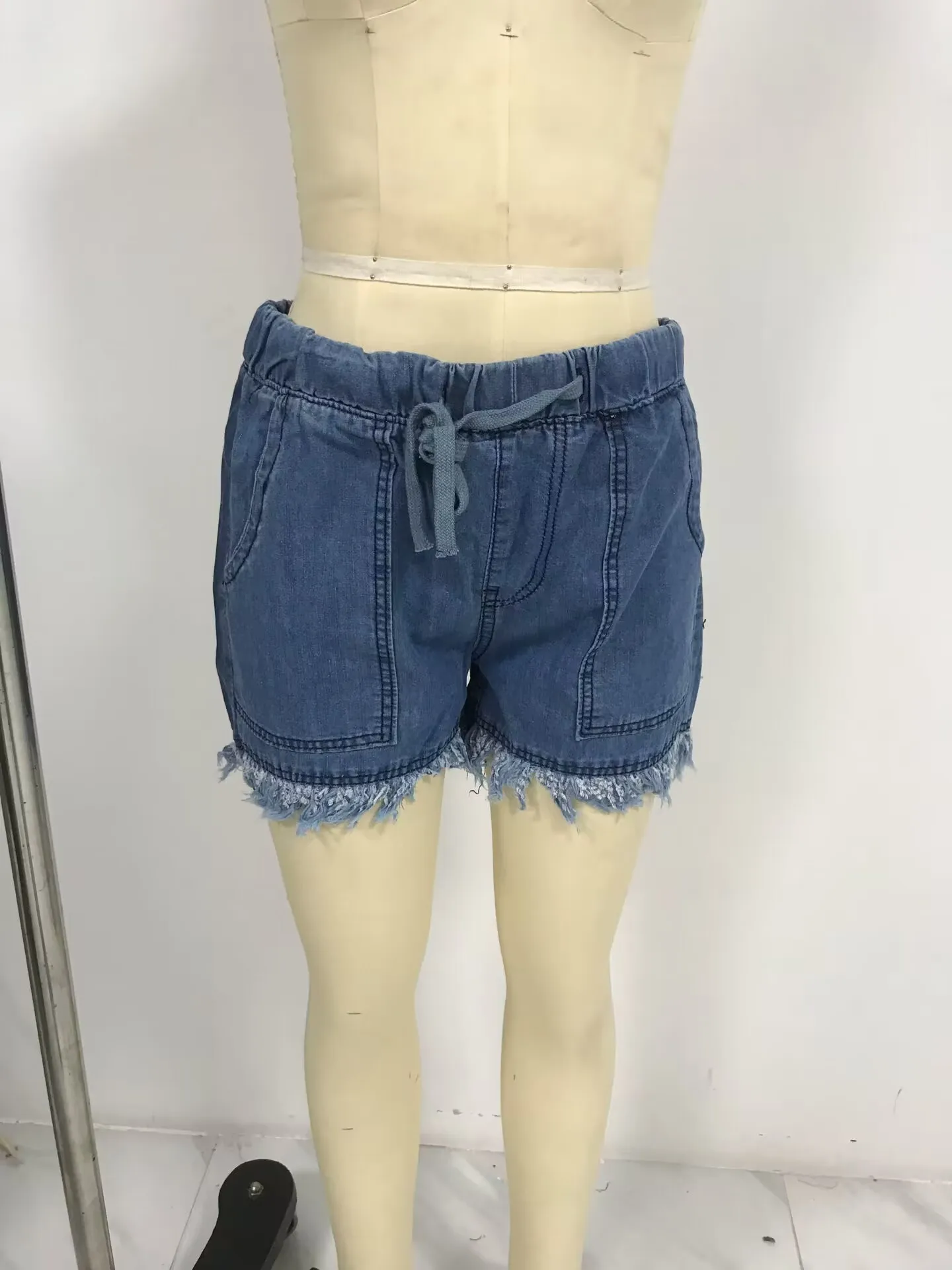 Women's Elastic Waist Fringe Mid Waist Washed Knee Length Straight Leg Denim Shorts with Front Pocket for Summer Outdoor Casual