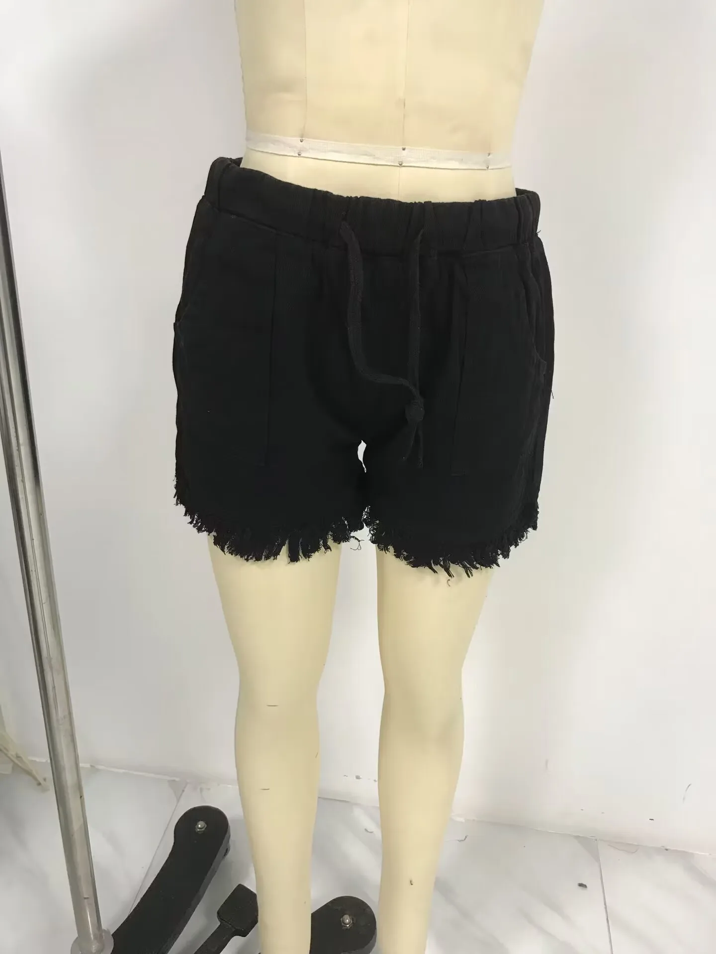 Women's Elastic Waist Fringe Mid Waist Washed Knee Length Straight Leg Denim Shorts with Front Pocket for Summer Outdoor Casual