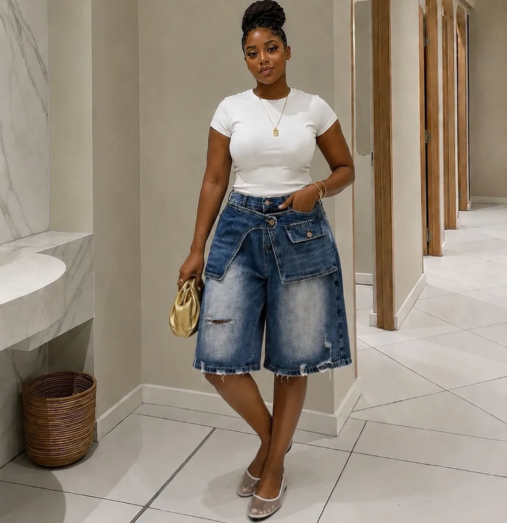 Women's High Waist Distressed Ripped Loose Fit Casual Denim Shorts with Frayed Hem Washed Look Summer Streetwear Bottoms